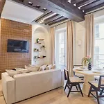 Charming Apartment In The Center Of Paris